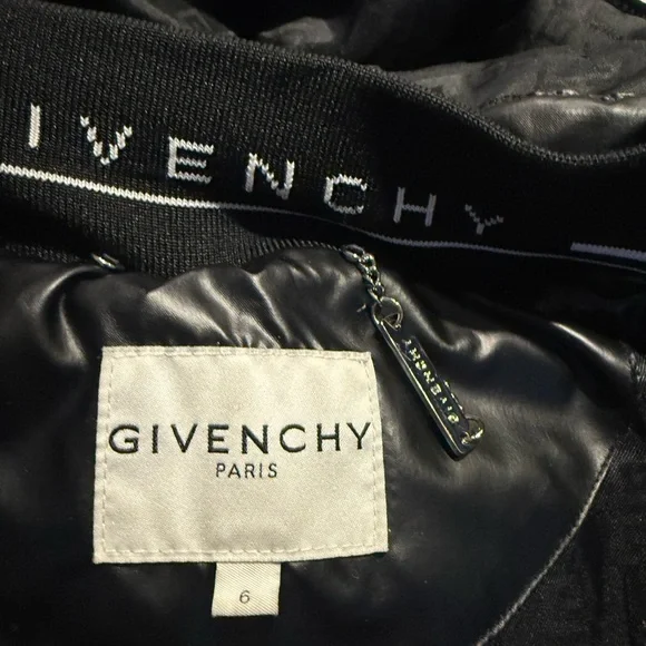Givenchy Elegant Black Outerwear - Picture 4 of 10